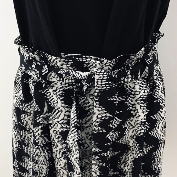 COUNTRY ROAD size 8/10 black and white shorts with tie belt and elastic waist - Picture 3 of 8